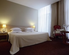 Hotel Plaza (Nice, Fransa)