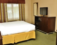 Holiday Inn Express Hotel & Suites Center Township, An Ihg Hotel (Monaca, ABD)