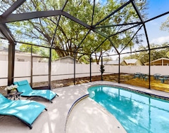 Casa/apartamento entero Bright And Airy Home With With Screened Private Pool, Grill, & Fenced Yard (Tampa, EE. UU.)