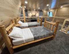 Cijela kuća/apartman Private Rustic Cabin With Private Fishing Pond! Perfect For Honeymoons Or Family (Tipton, Sjedinjene Američke Države)