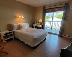 Khách sạn Hotel Aquamer (Carleton-sur-Mer, Canada)