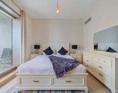 Entire House / Apartment Extravagant Apartment With Pleasurable Marina Views (Dubai, United Arab Emirates)