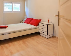 Casa/apartamento entero 4 Bedroom Accommodation In Alepochori (Megara, Grecia)