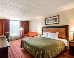 Chester Hotel and Conference Center (Exton, ABD)