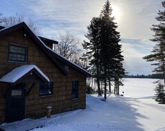 Toàn bộ căn nhà/căn hộ All Seasons, Fully Furnished Lakefront Cottage, Within Minutes Of Pictured Rocks (Shingleton, Hoa Kỳ)