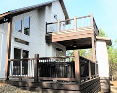 Hele huset/lejligheden New Build Sunnyside 2br/2ba - Ev Car Charger - Balcony (Cedar Valley, USA)
