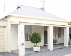 Koko talo/asunto Squatters Cottage (Port Augusta, Australia)