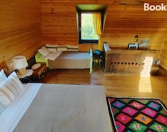 Toàn bộ căn nhà/căn hộ Small Apartment In Breb S Cosy Barn (Cavnic, Romania)