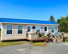 Hele huset/lejligheden A Beautiful New Waterfront Cottage Located At Greenwich National Park (St Peters Bay, Canada)