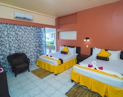 Khách sạn Tropikist Beach Hotel and Resort (Crown Point, Trinidad và Tobago)