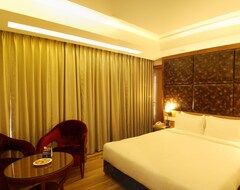 Glades Hotel (Chandigarh, India)