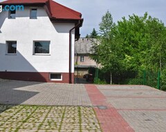 Otel Pokoje Gościnne Jaskólka (Lądek-Zdrój, Polonya)