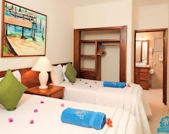 Khách sạn Sunbreeze Suites (San Pedro, Belize)