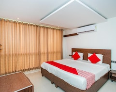 Hotel OYO 10527 Varcity Golf View (Bengaluru, India)