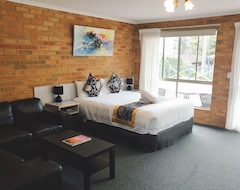 Khách sạn Coachman Motel And Holiday Units (Cowes, Úc)