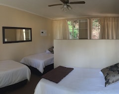 Khách sạn Rainforest Boutique Camp (Krugersdorp, Nam Phi)