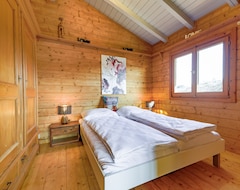 Toàn bộ căn nhà/căn hộ Arrive And Feel Comfortable In Our Beautiful Wooden House (Waxweiler, Đức)