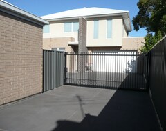 Casa/apartamento entero 2 Storey New Luxury Home Great Location 2 Bathrooms 3 Toilets Sleeps 12 (Adelaida, Australia)