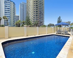 Căn hộ có phục vụ View Pacific Apartments (Surfers Paradise, Úc)