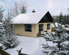 Toàn bộ căn nhà/căn hộ Attractive Holiday Home In Waltershausen With Fireplace (Emsetal, Đức)