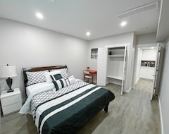 Cijela kuća/apartman New Stylish & Homely 2 Bdrm Suite-10min To Airport (Beaumont, Kanada)