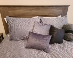 Toàn bộ căn nhà/căn hộ Best Of Pineville! 2b/2b,queen Beds, Wifi, Tv, Camp B, P&g, Cleco, & Lc Welcome! (Pineville, Hoa Kỳ)