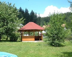 Otel Holiday Apartment Th Common Garden And Pavilion (Loučovice, Çek Cumhuriyeti)