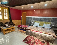 Khách sạn Freya Luxuria (Kasauli, Ấn Độ)