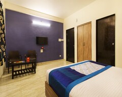 OYO 9566 Hotel JK Excellency (Satara, India)
