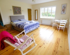 Toàn bộ căn nhà/căn hộ Luxurious Cottage (with Wifi) Just 1 Mile Off The Wild Atlantic Way In Co. Clare (Fanore, Ai-len)