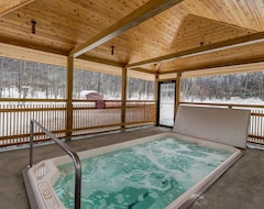 Casa/apartamento entero Ski-in / ski-out condominio w / bañera y piscina de hidromasaje compartida - fácil acceso al golf, también! (Ludlow, EE. UU.)
