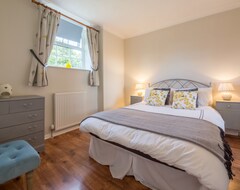 Toàn bộ căn nhà/căn hộ A Three-Bedroom Terraced Cottage Which Is Comfortable And Well-Equipped. (Docking, Vương quốc Anh)