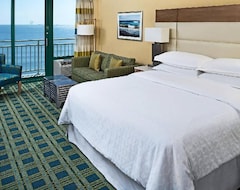 Sheraton Oceanfront Hotel (Virginia Beach, USA)