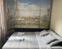 Hotel Absolument Nazareth - Rnu 68391 (París, Francia)