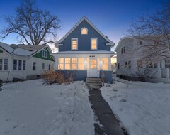 Toàn bộ căn nhà/căn hộ Bright, Spacious & Inviting Como Oasis ~ Backyard! (Minneapolis, Hoa Kỳ)