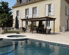 Toàn bộ căn nhà/căn hộ Mansion With View On Listed Village (Capdenac, Pháp)