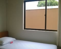 Hotel Bbb Rooms Praca Do Ratinho Goiania Go (Goiânia, Brasil)
