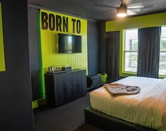 Mari Jean Hotel - Adults Only Gay Hotel (St. Petersburg, USA)