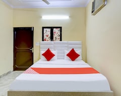 Khách sạn Oyo 75415 Hotel Dream House (Meerut, Ấn Độ)