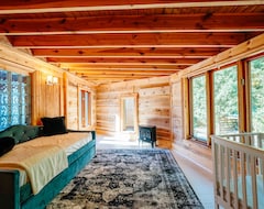 Toàn bộ căn nhà/căn hộ Majestic Log Home On 20 Private Acres Near Ski Resort W/pool & Hot Tub (Paoli, Hoa Kỳ)