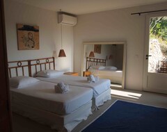 Tüm Ev/Apart Daire Villa Sleeps 12, Grandiose View On Palombaggia Beach. Air Conditioner (Porto-Vecchio, Fransa)