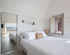 Khách sạn Serra Exclusive Suites (Akrotiri, Hy Lạp)