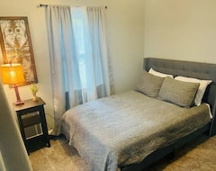 Entire House / Apartment Cozy, Beautifully Remodeled Home On Route 66 (Bristow, USA)