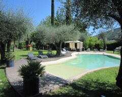 Cijela kuća/apartman Luxury property with character, large flat garden, large pool (Le Bar sur Loup, Francuska)