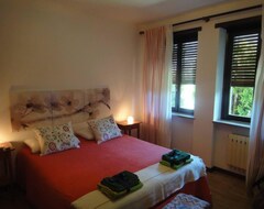 Khách sạn Apartment Maison De Suis In Valtournenche - 8 Persons, 3 Bedrooms (Chamois, Ý)