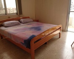 Koko talo/asunto Centrally Located Unit In The Heart Of Jiyeh- Walk To Beach And Shops (Jieh, Libanon)