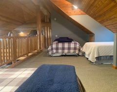 Casa/apartamento entero Private Log House With Stunning Lake Views (Tabor, EE. UU.)