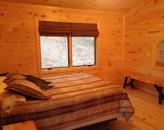 Toàn bộ căn nhà/căn hộ Renew & Relax In Tranquil & Comfortable Log Cabin (Robbinsville, Hoa Kỳ)