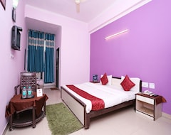 Khách sạn OYO 12784 Hotel Roomers (Noida, Ấn Độ)