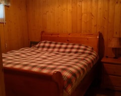 Casa/apartamento entero Beautiful Cabin With Private Hot Tub In Quiet Setting (Invermere, Canadá)